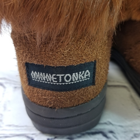 Minnetonka Carson mukluk suede rabbit fur boots - Picture 9 of 14